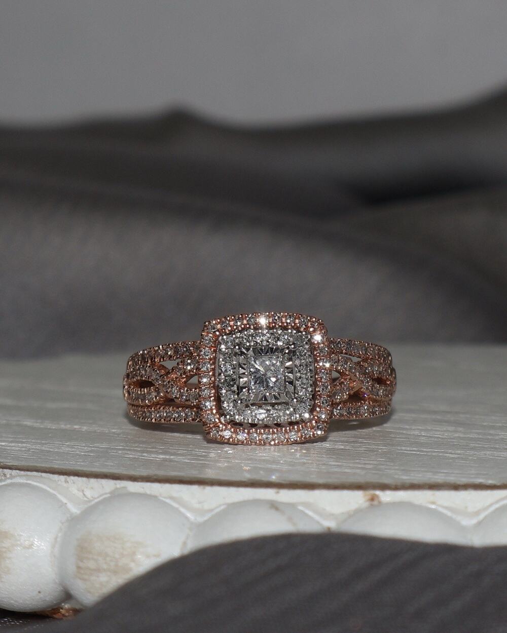 10k Rose Gold Diamond Cluster Ring 2.9G / Sz 7 / .75 TCW